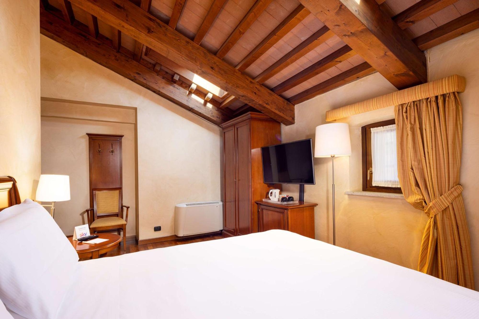 Best Western Plus Hotel Le Rondini San Francesco al Campo Εξωτερικό φωτογραφία