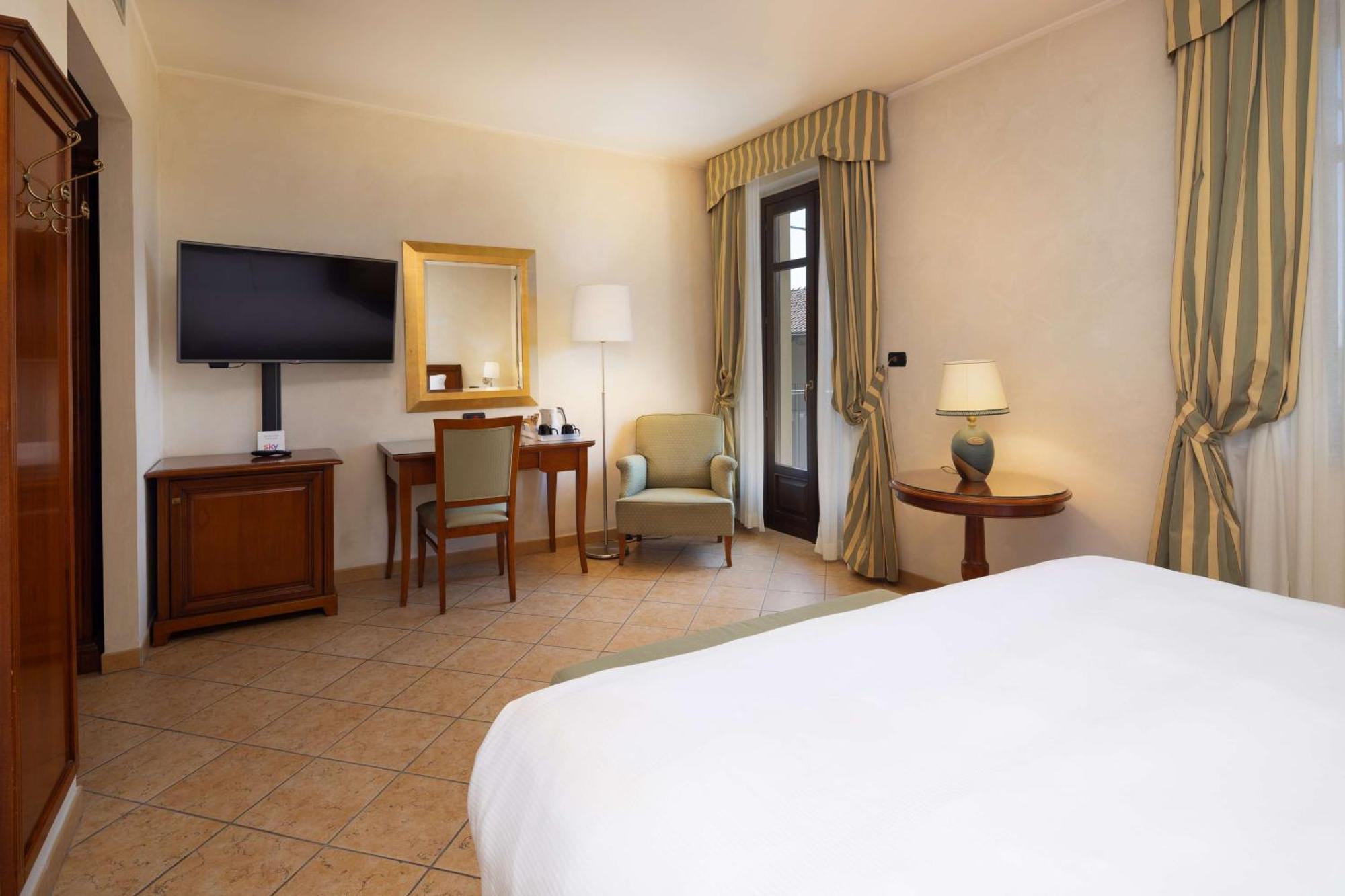 Best Western Plus Hotel Le Rondini San Francesco al Campo Εξωτερικό φωτογραφία